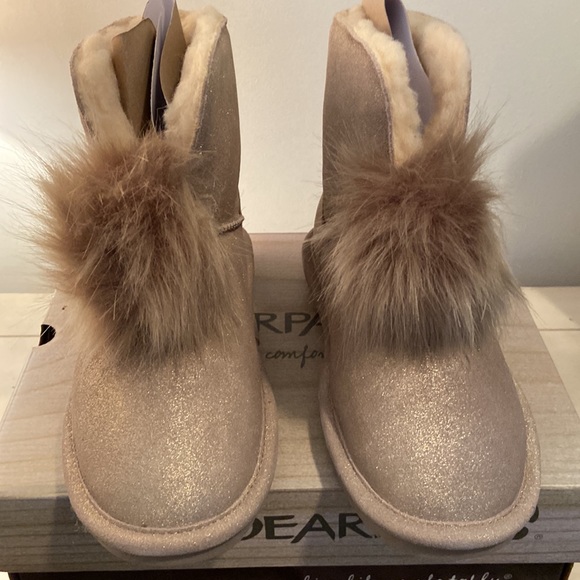 BEARPAW Pom Pom Suede Sheepskin Boots, Pewter, Size 9M, NIB - Picture 2 of 9